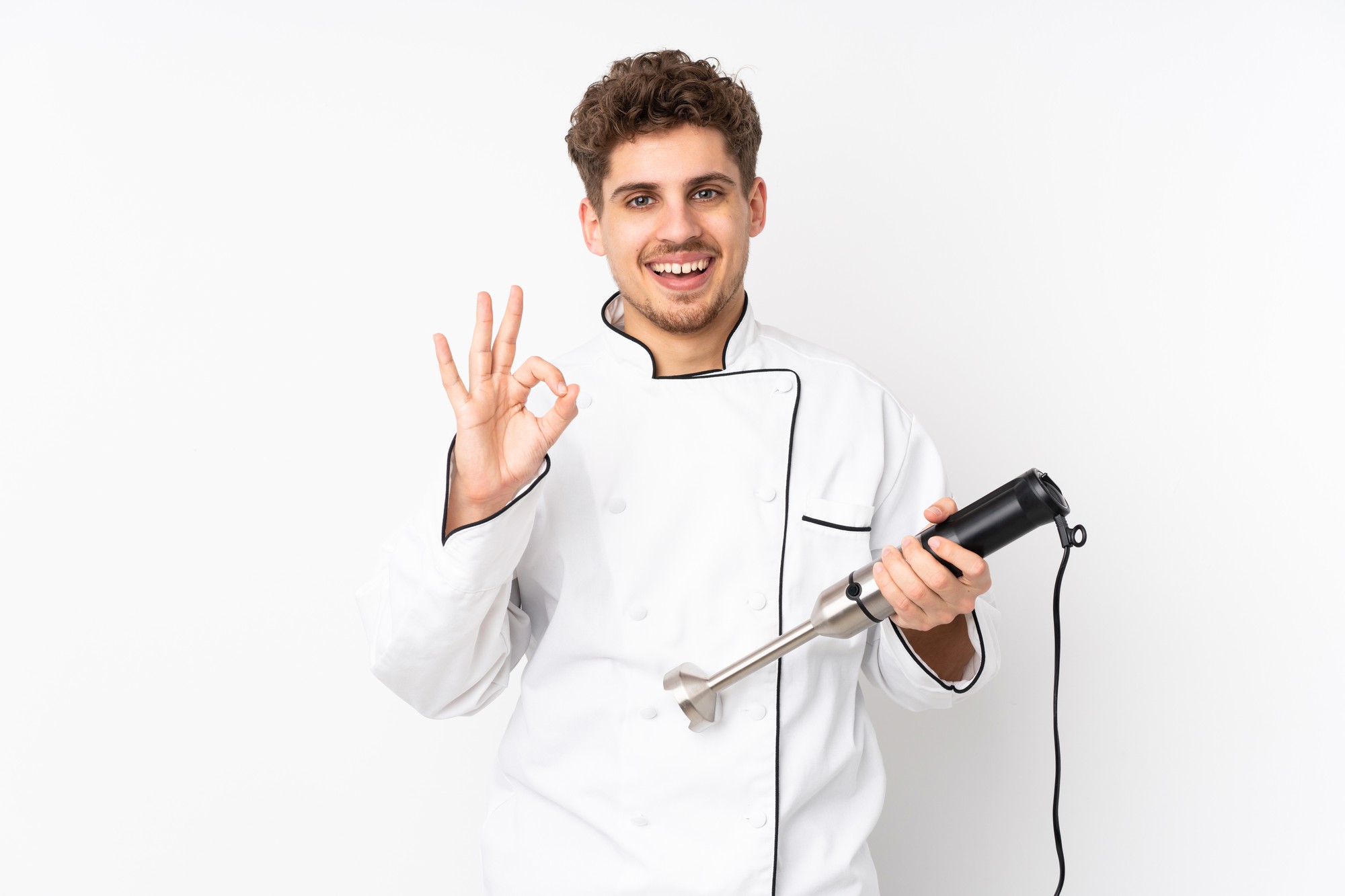 Ritratto di chef che spiega una tecnica durante una lezione online